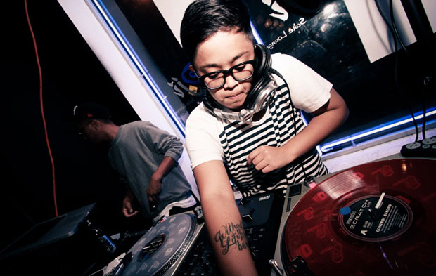 Av Alaguena works the decks // Courtesy of Reggie Biala of Hella Proper.