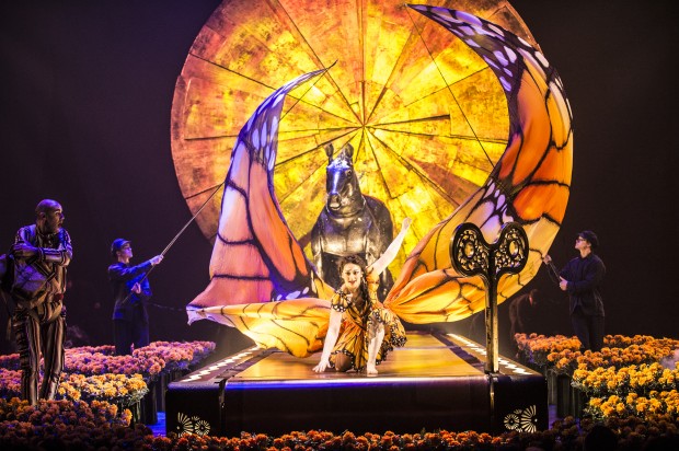 'LUZIA' is a poetic and acrobatic ode to the rich, vibrant culture of Mexico.