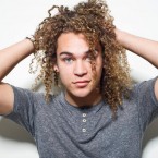 IDOL HANDS: American Idol and Postmodern Jukebox star (and homegrown talent) DeAndre Brackensick comes to Art Boutiki.