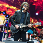 LIGHTS ALIVE: Jeff Lynne’s ELO is still a livin’ thing.