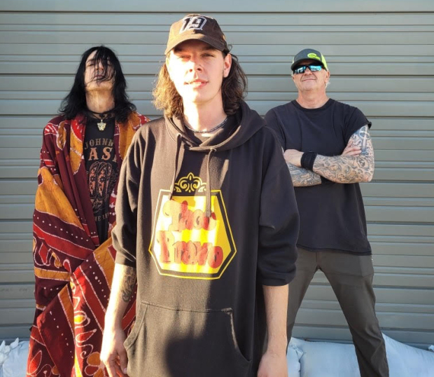 DESERT ROCK: Lazer Beam is here to bombard you with their rock
