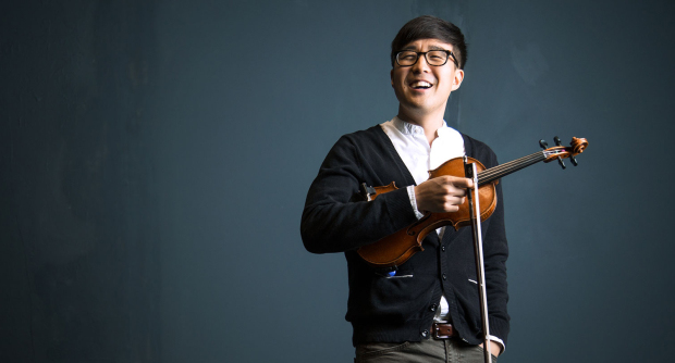 STRING THEORY Portland’s Joe Kye creates huge sounds from his lone instrument. Photo Credit: Jason Sinn