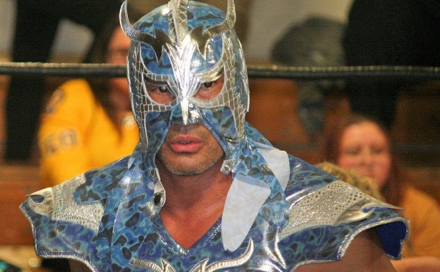 ULTIMO DRAGON: Wrestling Fans prepare for the ultimate smackdown in San Jose.