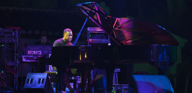 SUPER HERO ON THE KEYS: Robert Glasper's new album premiers at the show.